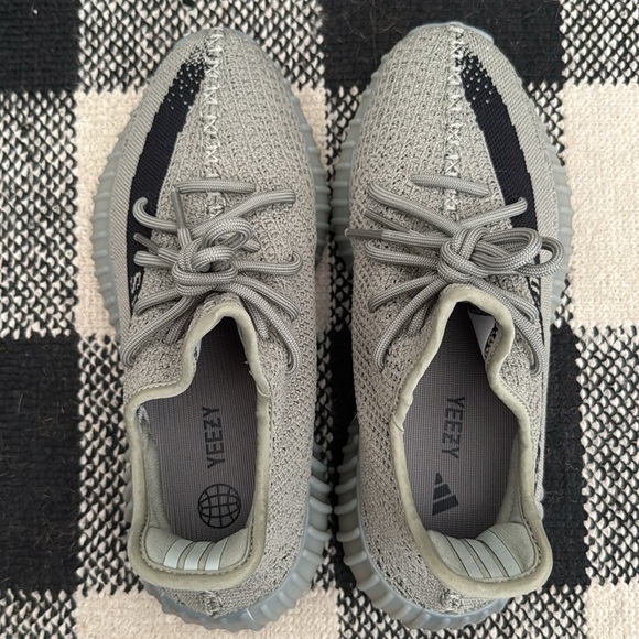 Gray Yeezy Boost 350 V2 Sneakers - Picture 5 of 7